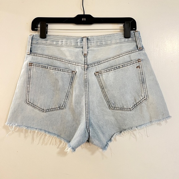 Madewell Relaxed Denim Shorts in Light Wash - Picture 7 of 10